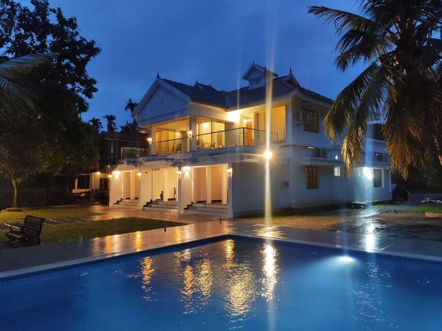 Riveria Portico - River Side 6 Bedroom Private Pool Bungalow North Paravur Kültér fotó